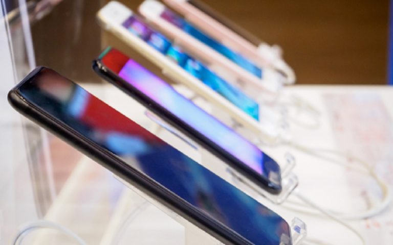 The Ethical Dilemmas of Smartphones You Need to Be Aware Of